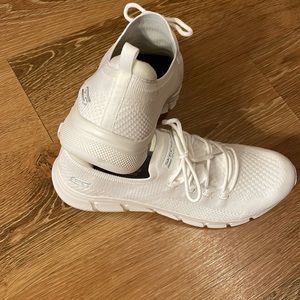 COPY - Sketchers size 10, White, worn one time.
